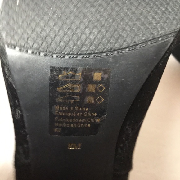 New York Transit Women’s Black Snakeskin Print Slip On Booties Size 8 NWOB - Picture 7 of 8